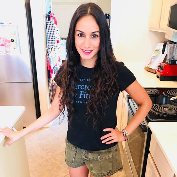 Meet your Posher, Karin - Picture 1 of 1